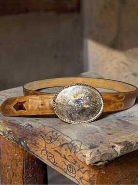 Silver Creek Women’s Tan Leather Belt Decorative Silver-Tone Oval Buckle Patina